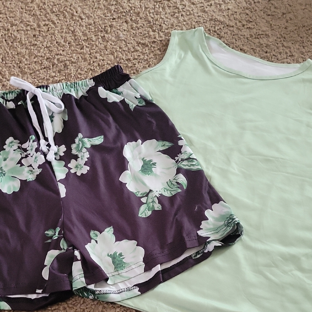 NEW! XL Floral Print Sleepwear Set